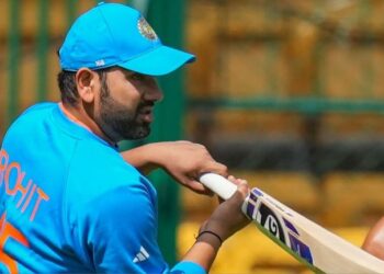 रोहित शर्मा छक्के लगाने में सबसे आगे