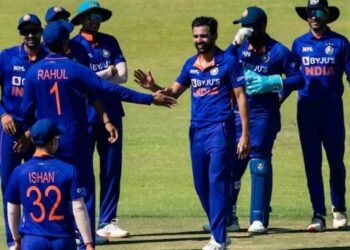 वनडे सीरीज से पहले टीम इंडिया को दोहरा झटका, 2 खिलाड़ी हुए बाहर; सामने आई वजह