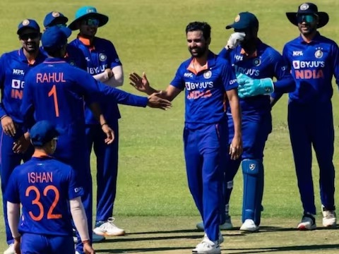 वनडे सीरीज से पहले टीम इंडिया को दोहरा झटका, 2 खिलाड़ी हुए बाहर; सामने आई वजह