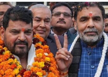 पहलवानों के ‘दंगल’ के बीच सरकार का एक्शन, भारतीय कुश्ती संघ सस्पेंड