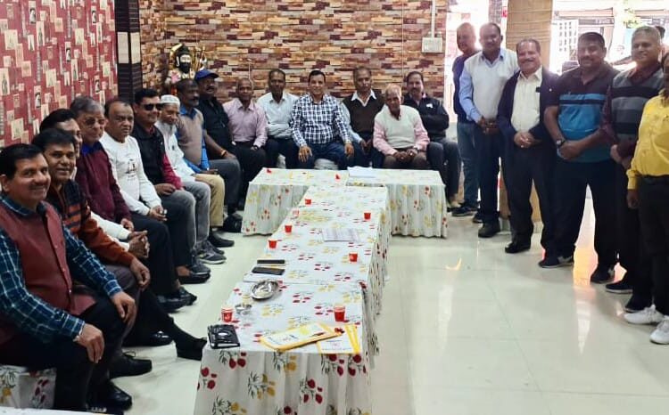 महू में फुटबॉल स्पर्धा के आयोजन  को लेकर बैठक हुई