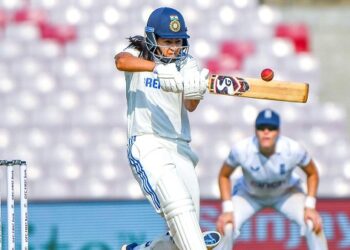 भारतीय महिला क्रिकेट टीम  ने पहले दिन ही 7 विकेट खोकर 410 रन बनाए