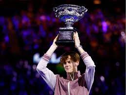 जैनिक सिनर ने ऑस्ट्रेलिया ओपन जीता:डेनियल मेदवेदेव को पांच सेटों में हराया, पहला ग्रैंड स्लैम अपने नाम किया