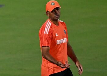 हेड कोच राहुल द्रविड़ का दावा- क्यूरेटर पिच बनाते हैं, हम रैंक टर्नर के लिए…