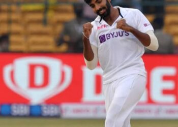 यशस्वी के दोहरे शतक के बाद बुमराह ने दिए 6 झटके