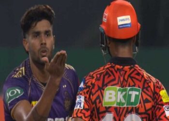 मयंक अग्रवाल को ‘फ्लाइंग किस’ देना हर्षित राणा को पड़ा भारी, BCCI ने किया जुर्माना