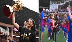 स्मृति मंधाना एंड ब्रिगेड को पुरुष टीम ने दिया ‘गार्ड ऑफ ऑनर’, RCB ने जीता WPL 2024 का खिताब