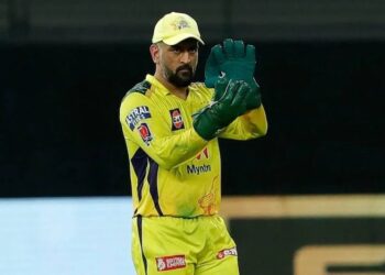 सनराइजर्स हैदराबाद के खिलाफ डरावने हैं MS Dhoni के आंकड़ें! पैट कमिंस की टीम को रहना होगा सावधान