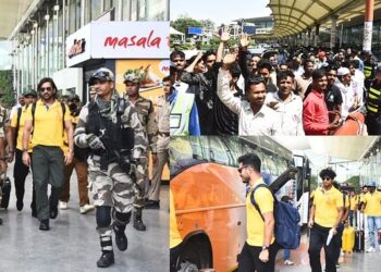 MS धोनी को देखने के लिए बेताब नजर आए फैंस, चेन्नई टीम के लखनऊ पहुंचते ही एयरपोर्ट पर लगी भीड़