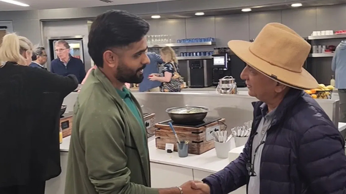 बाबर आजम ने की सुनील गावस्कर से मुलाकात, जानें क्या बात हुई