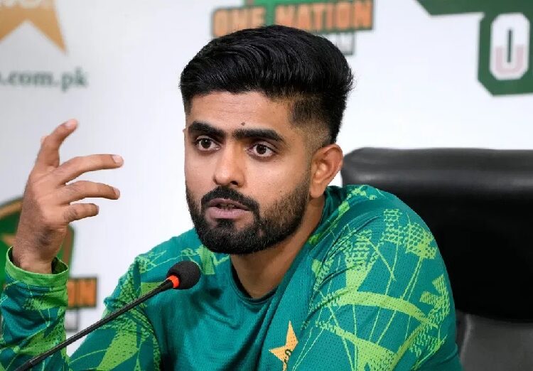 T20 World Cup: हार के बाद पाकिस्तानी टीम में फूट, बाबर की तानाशाही’ से खिलाड़ी परेशान!