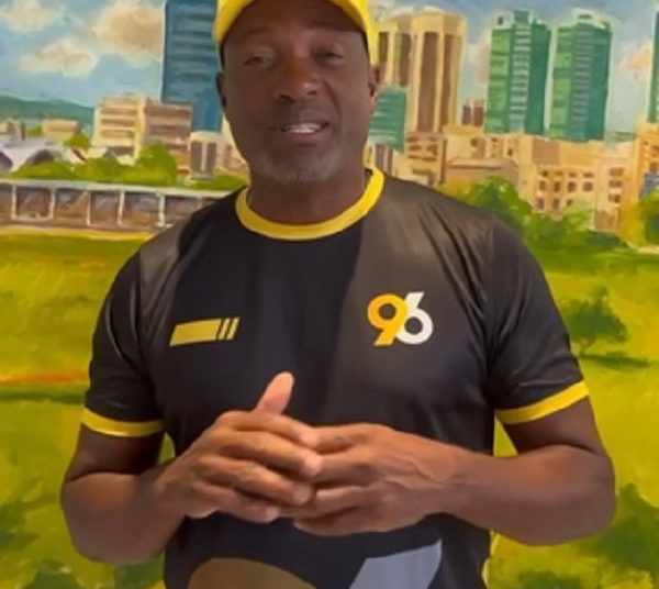 विवादों में ब्रायन लारा की किताब, विवियन रिचर्ड्स पर लगाए गंभीर