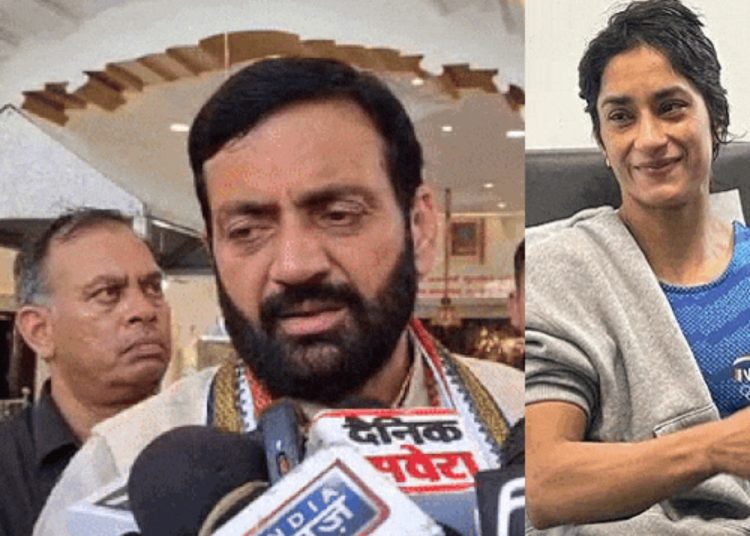 विनेश फोगाट को सिल्वर मेडलिस्ट जैसे सम्मान पर पेंच फंसा:CM सैनी ने की थी घोषणा, आचार संहिता लग गई, 4 करोड़ कैश दिया जाना था