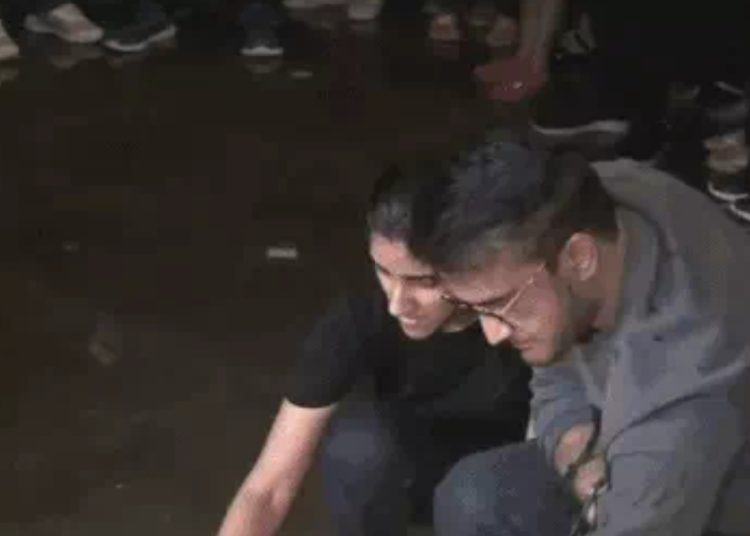 सौरव पत्नी और बेटी के साथ* *विरोध प्रदर्शन में शामिल हुए*