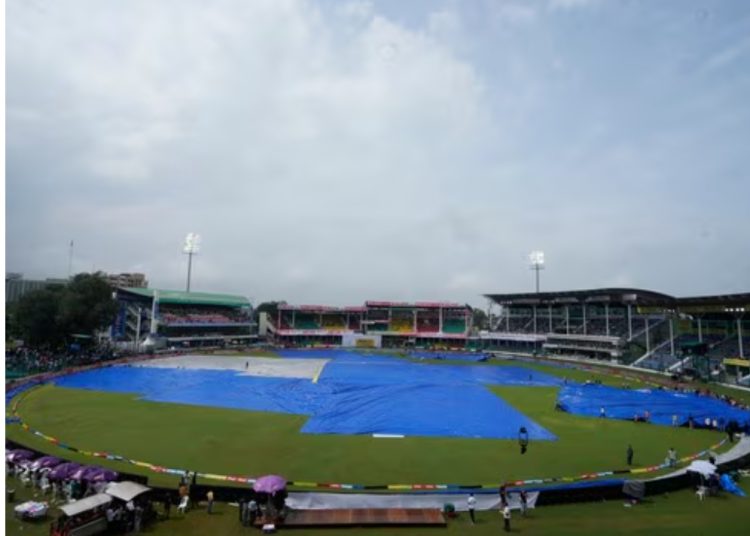 सिर्फ 35 ओवर खेले, बाकी बारिश खेलता रहा रहा