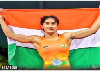 पेरिस ओलंपिक की जर्सी पहने विधानसभा पहुंचीं विनेश फोगाट, कहा- मैं खिलाड़ी हूं खिलाड़ी ही रहना चाहती हूं