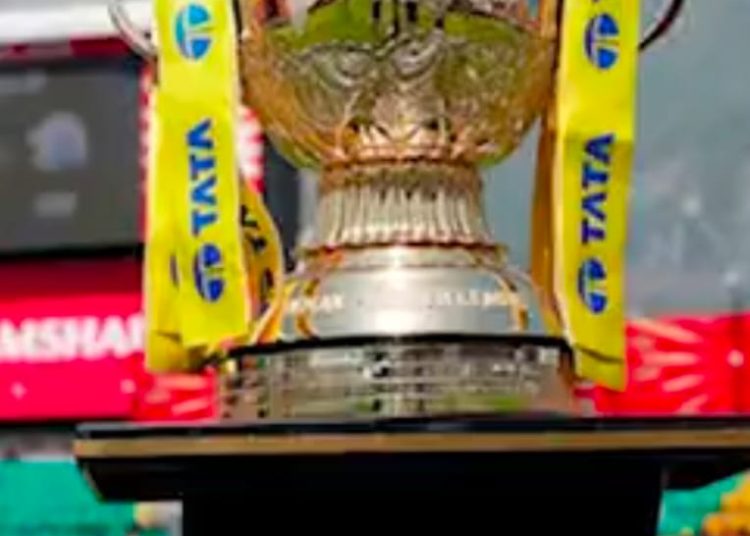 IPL की ओपनिंग सेरेमनी:शाहरुख ने पठान के डायलॉग बोला, श्रेया ने गाया ‘कर हर मैदान फतह…’; दिशा पाटनी परफॉर्म कर रहीं