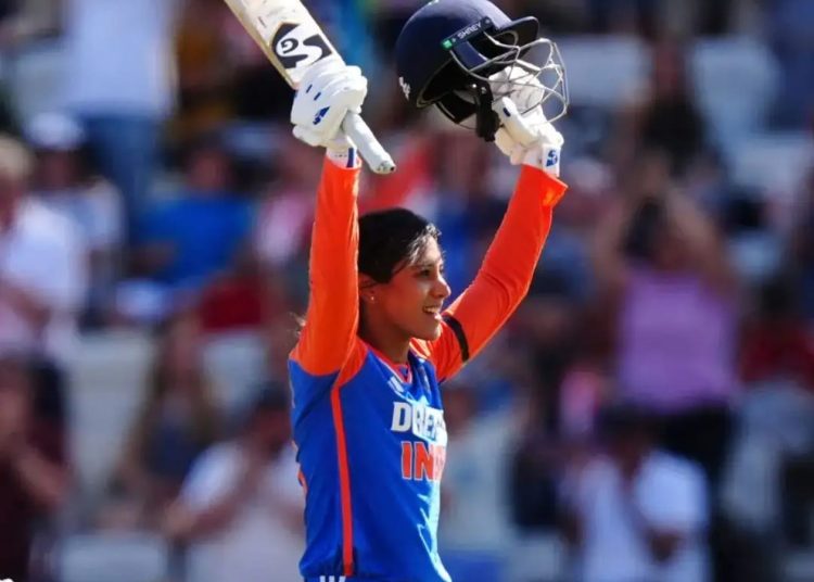 स्मृति मंधाना ने टी20 में शतक जड़कर इतिहास रचा