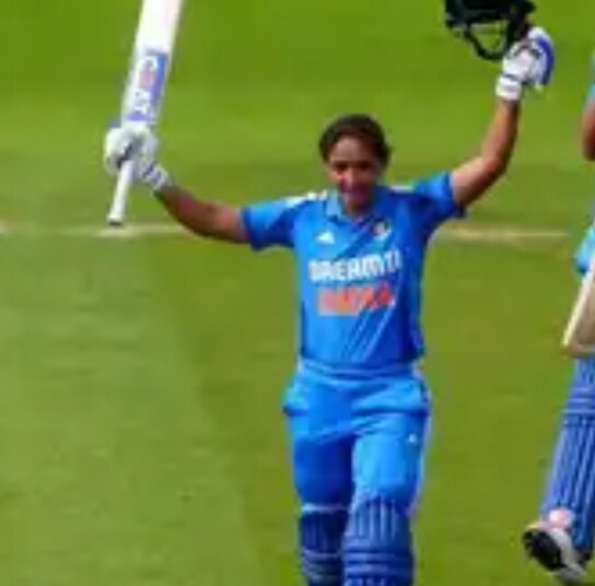 हरमनप्रीत कौर ने तूफानी शतक से रचा इतिहास