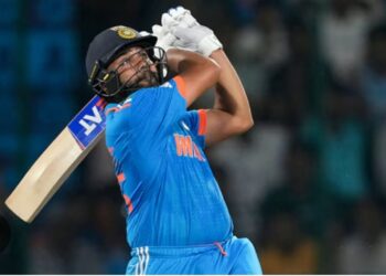 रोहित शर्मा ने वह किया जो विराट और सचिन नहीं कर पाए