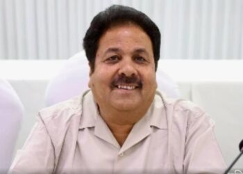 ऑस्ट्रेलियाई खिलाड़ी की बीमारी पर शुक्ला की सफाई: होटल का खाना नहीं, बाहर से लगा संक्रमण