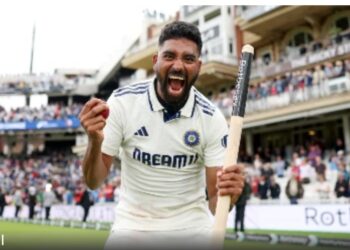 मोहम्मद सिराज ‘वन-फॉर्मेट’ खिलाड़ी कैसे बने? आकाश चोपड़ा ने उठाए भारतीय टीम प्रबंधन पर सवाल