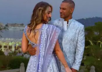 शिखर धवन ने गर्लफ्रेंड सोफी के साथ सगाई की