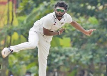 जलज सक्सेना का कमाल, 500 विकेट पूरे