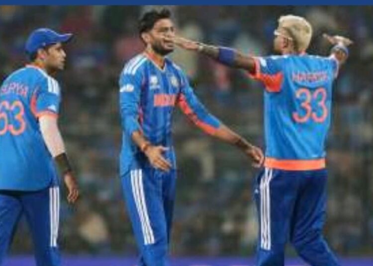 भारतीय क्रिकेट टीम सेमीफाइनल से एक जीत दूर