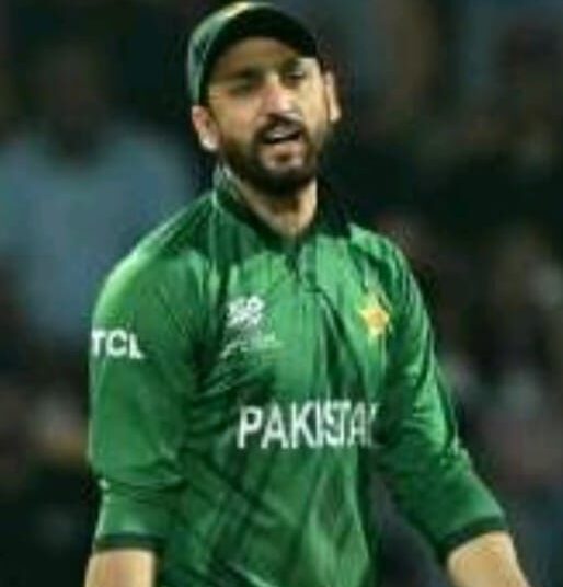 सलमान आगा पर कप्तानी छोड़ने का दबाव ?