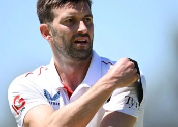 चोटों से परेशान मार्क वुड ले सकते हैं क्रिकेट से संन्यास