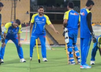 युवा विकेटकीपर्स का मार्गदर्शन कर रहे हैं धोनी