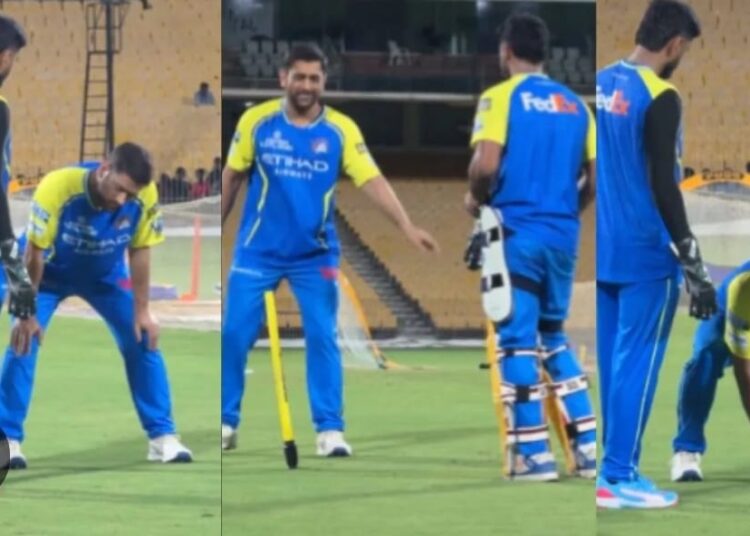 युवा विकेटकीपर्स का मार्गदर्शन कर रहे हैं धोनी