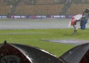 निगाहें केवल आईपीएल के पहले मैच पर ही नहीं बारिश पर भी है
