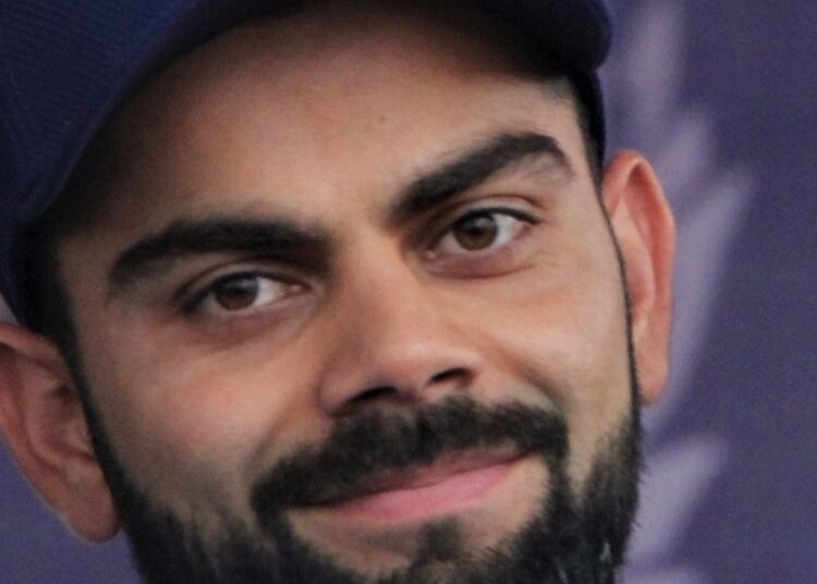 विराट कोहली ने बच्चों से कहा, बोलने तो दो यार प्लीज़