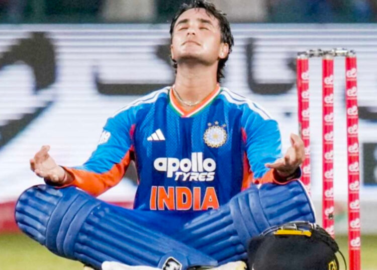 अभिषेक ने की विराट कोहली के रिकॉर्ड के बराबरी
